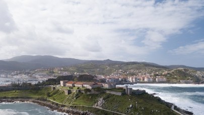 Fale porwały turystkę, gdy robiła zdjęcie. Morze wyrzuciło ciało na brzeg