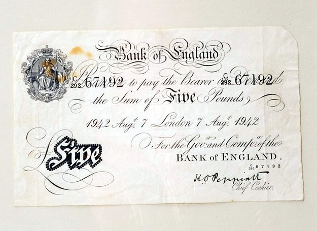 Fałszerze z obozu w Sachsenhausen perfekcyjnie podrobili brytyjskie banknoty... /AFP