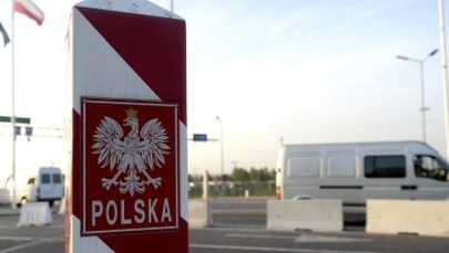 Fałszowali na gigantyczną skalę dokumenty i sprowadzali cudzoziemców. Cztery osoby zatrzymane