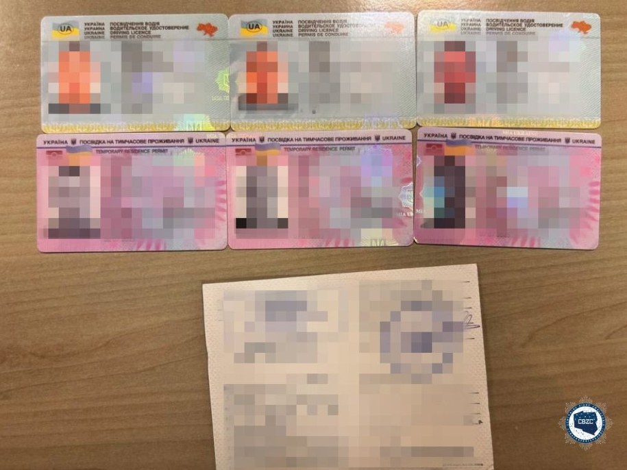 Fałszywe dokumenty /Policja