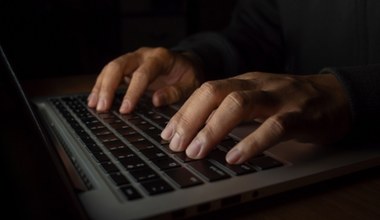 Fałszywe recenzje w internecie. Jak się przed nimi bronić?