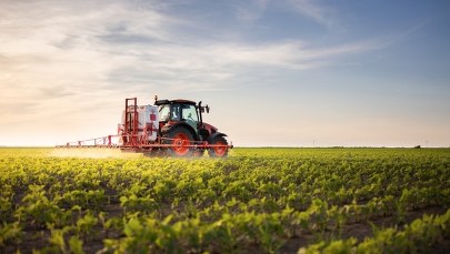 Fałszywi inspektorzy pracy wyłudzali pieniądze od rolników