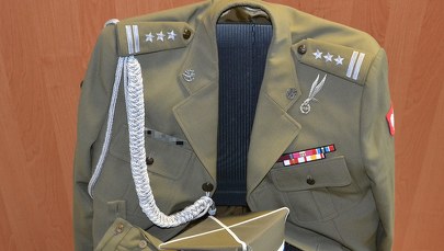 Fałszywy pułkownik zdemaskowany. Rozszyfrował go policjant po służbie