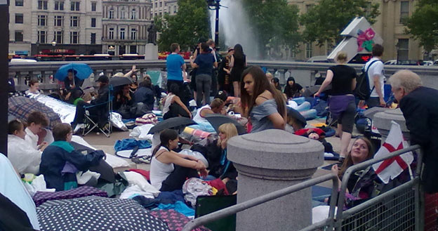 Fani "Harryego Pottera" na Trafalgar Square /