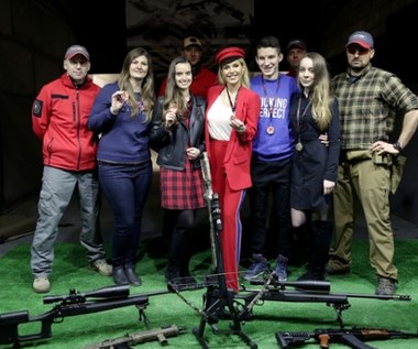 Fani, którzy wspólnie z Dorotą Rabczewską mogli wziąć udział w tym nietypowym treningu, zostali wytypowani w konkursie organizowanym przez Radio Eska. 