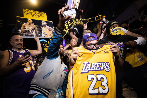 Fani LA Lakers świętujący zdobycie tytułu /ETIENNE LAURENT /PAP/EPA