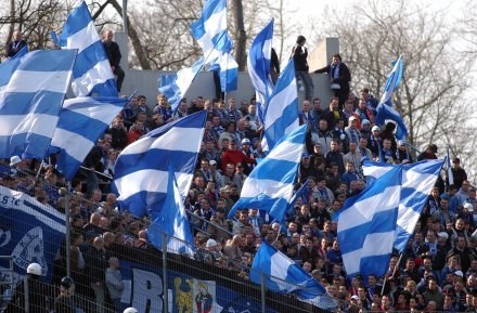 Fani Ruchu nie mogli wejść na stadion w Warszawie /Agencja Przegląd Sportowy