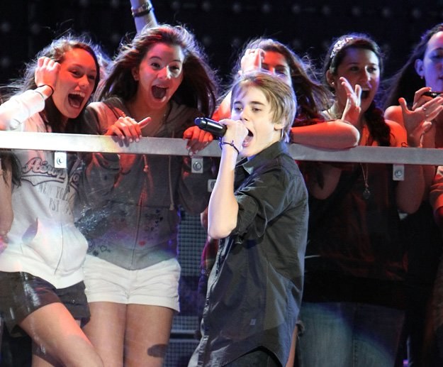 Fanki Justina Biebera zrobią dla swojego idola wszystko - fot. Alexander Tamargo /Getty Images/Flash Press Media