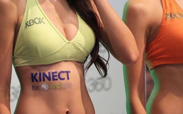 Fanki już zdążyły wytatuować sobie logo Kinecta na ciele /AFP