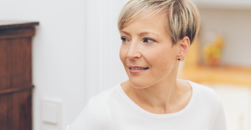 Fankom krótkich włosów do gustu przypadnie pixie cut /123RF/PICSEL