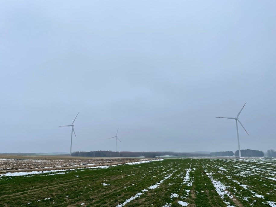 Farma wiatrowa w gminie Stupsk w województwie mazowieckim /Maciej Sztykiel /RMF FM