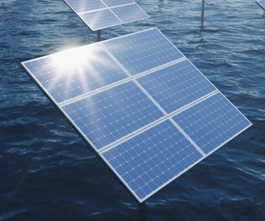 Farmy słoneczne na wodzie - morze korzyści