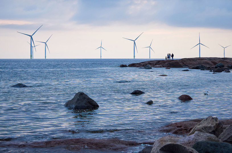 Farmy wiatrowe na polskim Bałtyku będą mogły wykorzystać najnowsze turbiny. /123RF/PICSEL