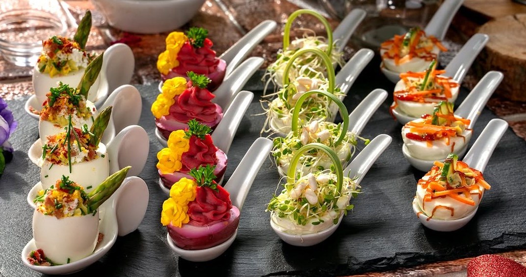 Фаршировані яйца - класична закуска великоднього столу. Як зробити їх оригінально? Є цікава ідея /Domena publiczna