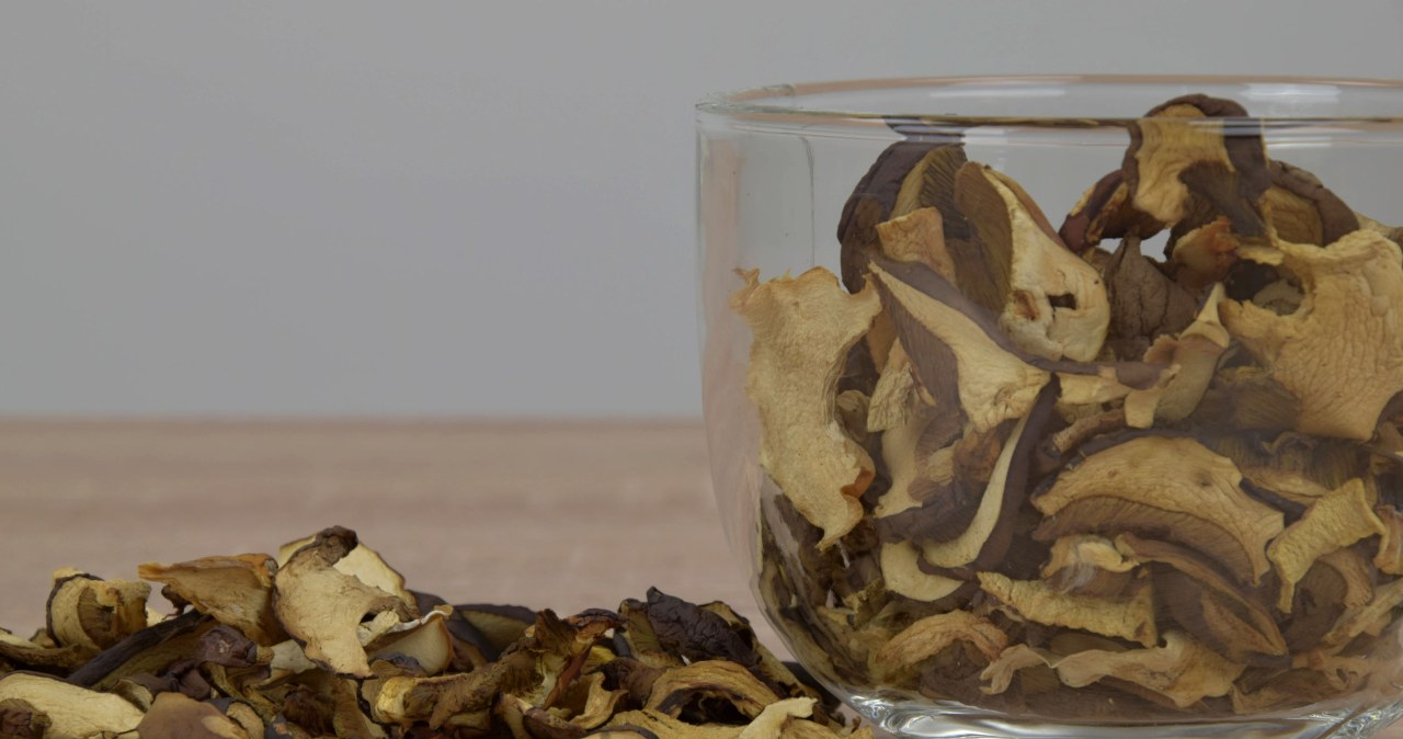 Farsz do pierogów z suszonych grzybów. O co zadbać, by nie wyszedł gorzki? /123RF/PICSEL