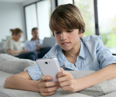 Fascynacja czy uzależnienie? Dlaczego twoje dziecko spędza tyle czasu w internecie?