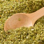 Fasolka po bretońsku i żurek nie mają bez niego smaku. Mało kto wie, że łagodzi bóle głowy i chroni serce