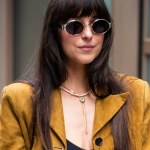 jeansy Fason jeansów będzie hitem jesieni. Wysmukla nogi i modeluje talię. Dakota Johnson już nosi
