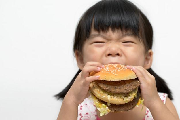 Fast foody w szkołach zabronione /PAP