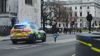 Fatalna pomyłka. Alarm na Wyspach po wypuszczeniu przestępcy seksualnego