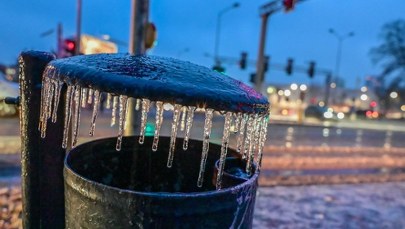 Fatalna sytuacja pogodowa w północnej Polsce. Odwołane lekcje, sparaliżowany transport