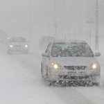 Fatalne warunki na drogach. Dziś znowu sypnie śniegiem