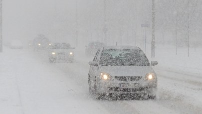 Fatalne warunki na drogach. Dziś znowu sypnie śniegiem