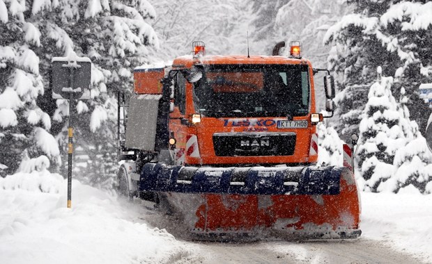 Fatalne warunki na małopolskich drogach. Powodem śnieg