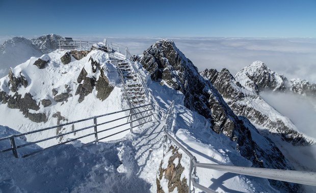 Fatalne warunki w Tatrach. Opady śniegu i wzrost zagrożenia lawinowego