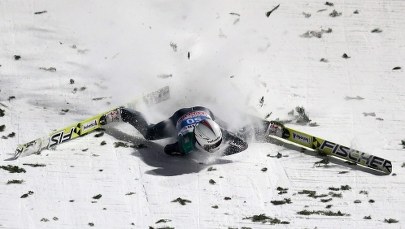 Fatalny upadek Simona Ammanna. Skoczek stracił przytomność