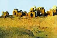Fatymidzi: ruiny grobowców koło Asuanu /Encyklopedia Internautica