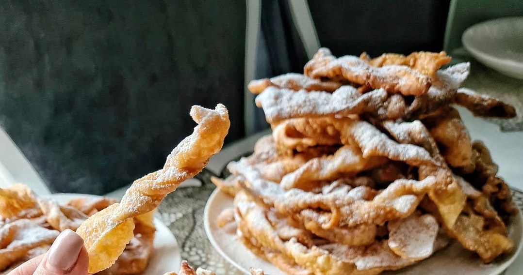 Фаворки, або "крильця янгола", - традиційний польський десерт, який обов’язково з’являється на столі у Жирний четвер /Domena publiczna