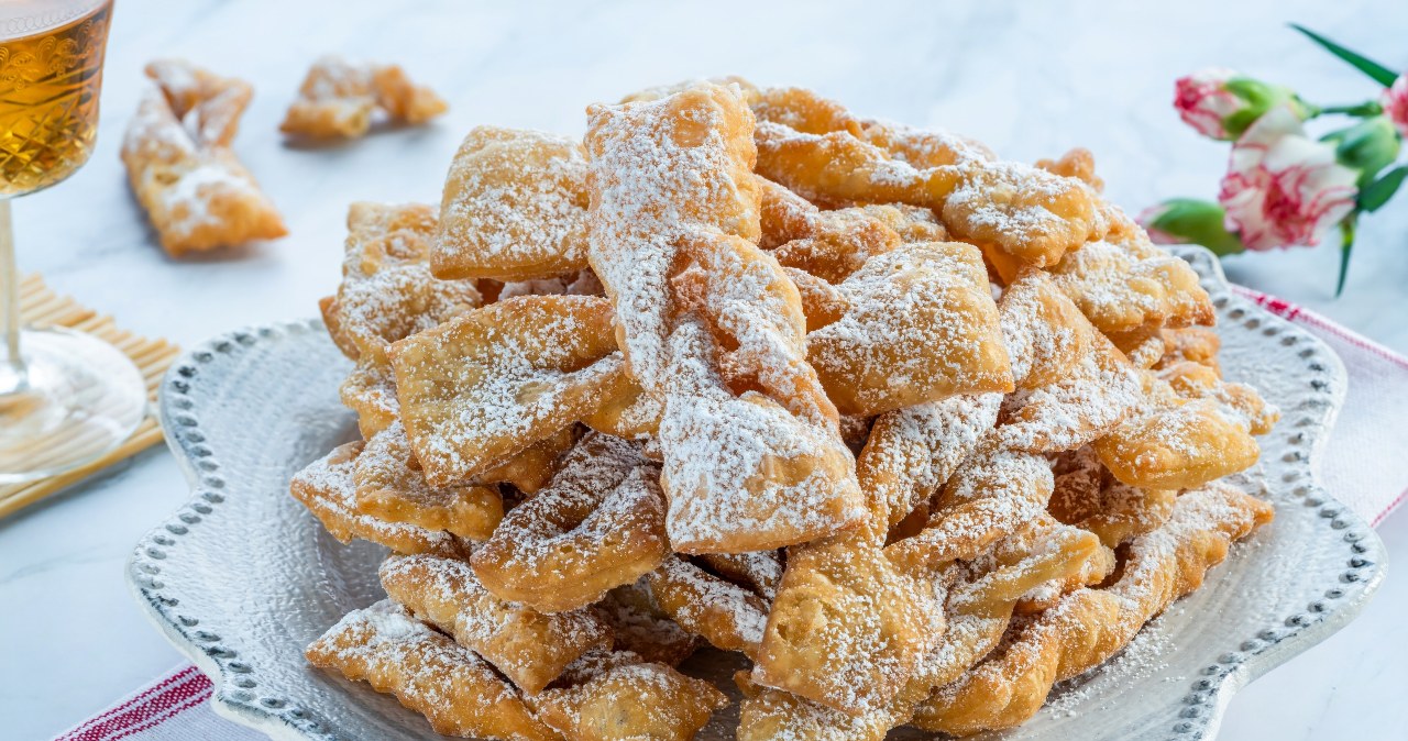 Faworki to obowiązkowy punkt programu ostatków oraz karnawału. Co zrobić, żeby wyszły puszyste? /123RF/PICSEL