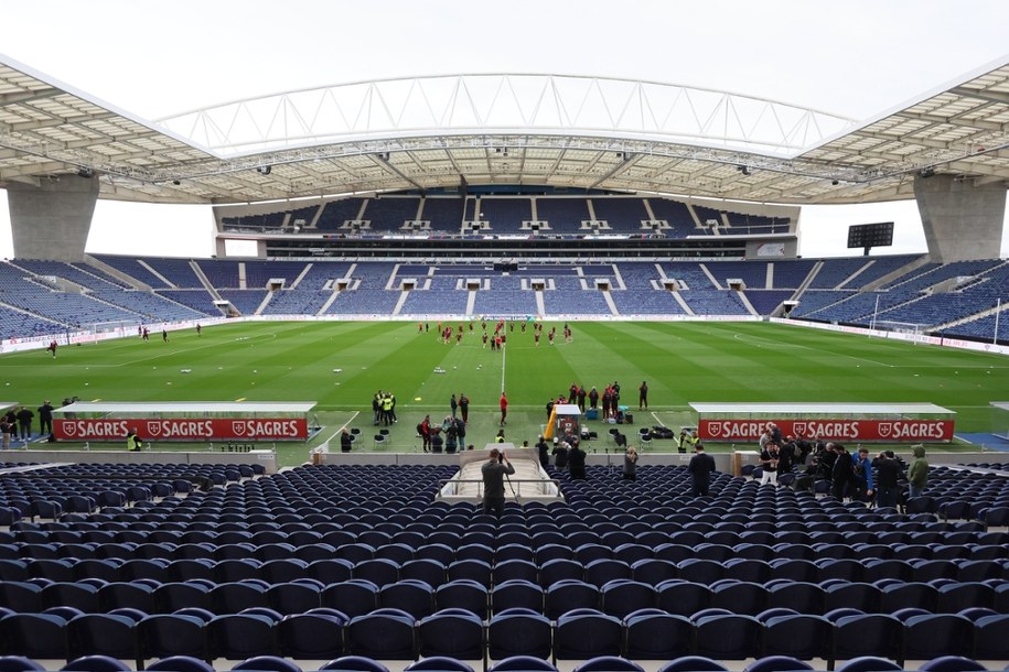 FC Porto rozbija jedną z największych siatek nielegalnego handlu biletami w piłce nożnej /Leszek Szymański /PAP