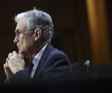 Fed sygnalizuje trzy podwyżki stóp procentowych w 2022 r.