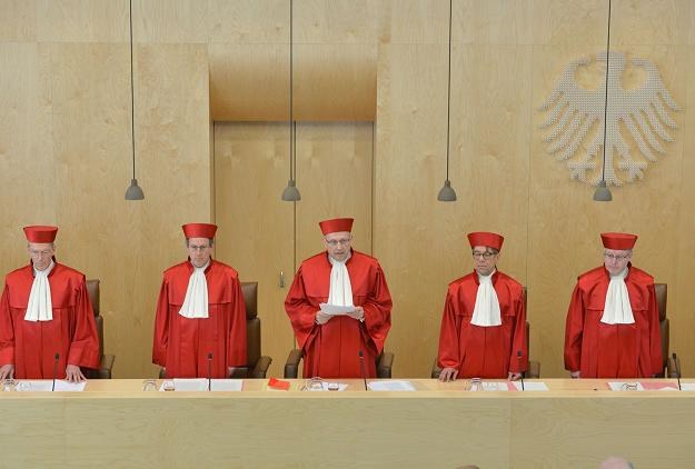 Federalny Sąd Konstytucyjny w Karlsruhe zrównał związki homoseksualne w podatkach /AFP