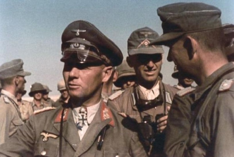 Feldmarszałek Erwin Rommel (w środku) /Wikimedia Commons /INTERIA.PL/materiały prasowe