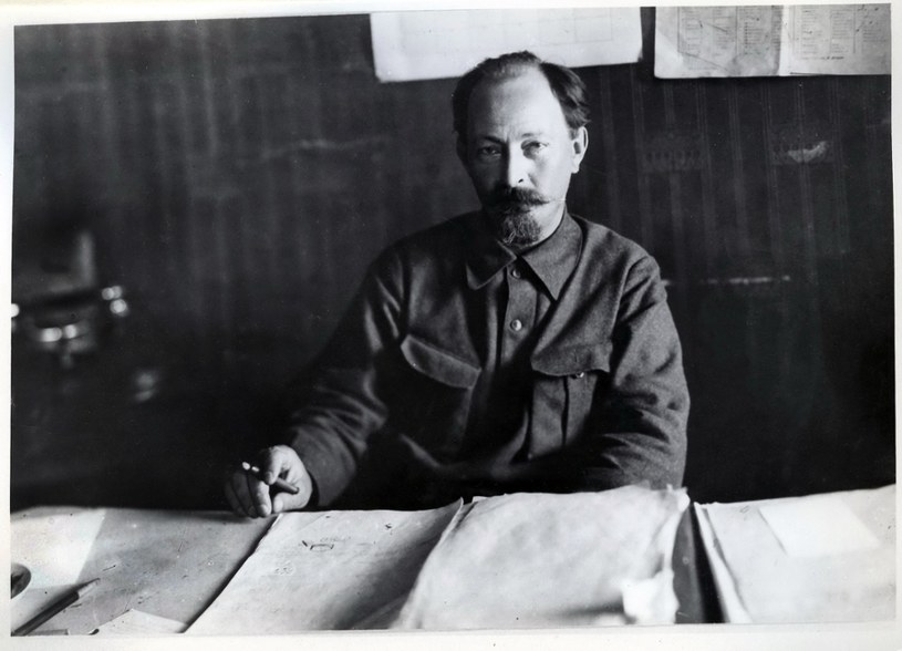Feliks Dzierżyński w swoim gabinecie na Łubiance w 1925 roku /East News
