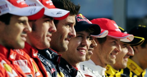 Felipe Massa, Fernando Alonso, Mark Webber, Sebastian Vettel, Lewis Hamilton, Jenson Button i Robert Kubica. Zdjęcie pochodzi z 2010 roku /AFP