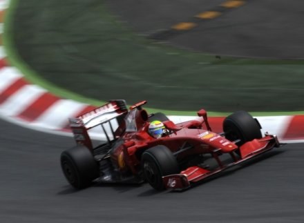 Felipe Massa jest przekonany, że jeśli nie w F1 Ferrari pojedzie w innej serii wyścigów /AFP