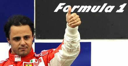Felipe Massa traci tylko dwa pkt do Hamiltona. /AFP