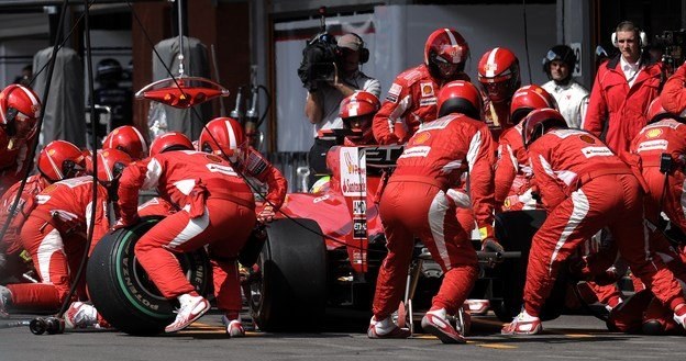 Felipe Massa w boksie Ferrari /AFP