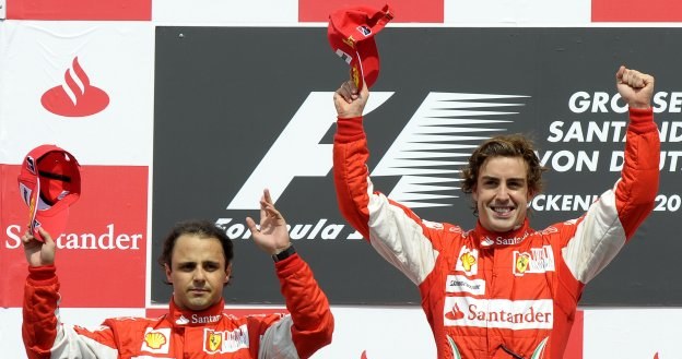 Felipe Massa (z lewej) i Fernando Alonso /AFP