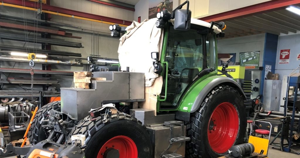 Fendt-e 300 S4 z bateriami o pojemności 360 kWh /Informacja prasowa