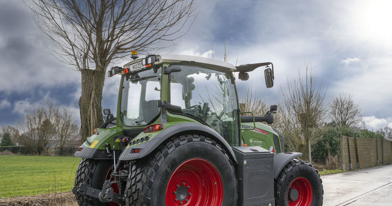 Fendt-e 300 S4 z bateriami o pojemności 360 kWh /Informacja prasowa