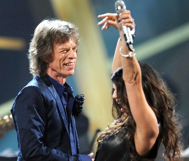 Fergie i Mick Jagger podczas wspólnego występu w 2009 roku - fot. Stephen Lovekin /Getty Images/Flash Press Media