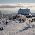 Ferie w Beskidach: Turystów jest dużo, śniegu na stokach wystarczająco