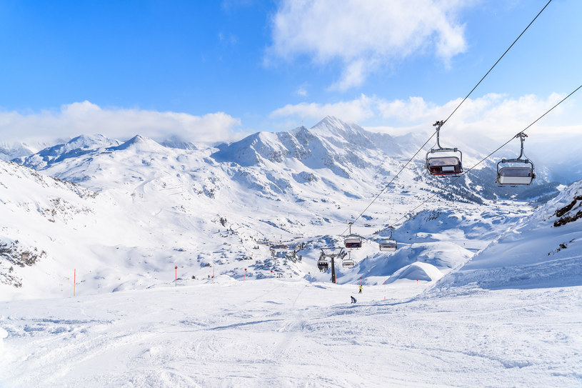 Ferie zimowe 2022 to czas licznych wyjazdów na narty, również zagranicznych /INTERIA.PL/GW