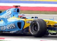 Fernando Alonso jest nowym liderem MŚ Formuły 1 /AFP