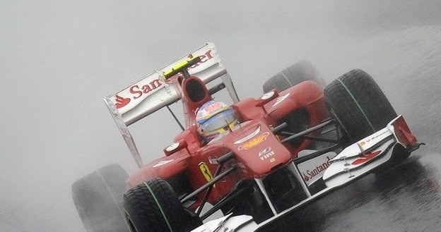 Fernando Alonso w bolidzie Ferrari /AFP